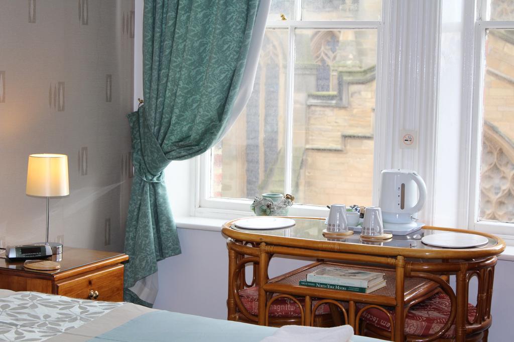 Bed and Breakfast The Middleham Whitby Exterior foto